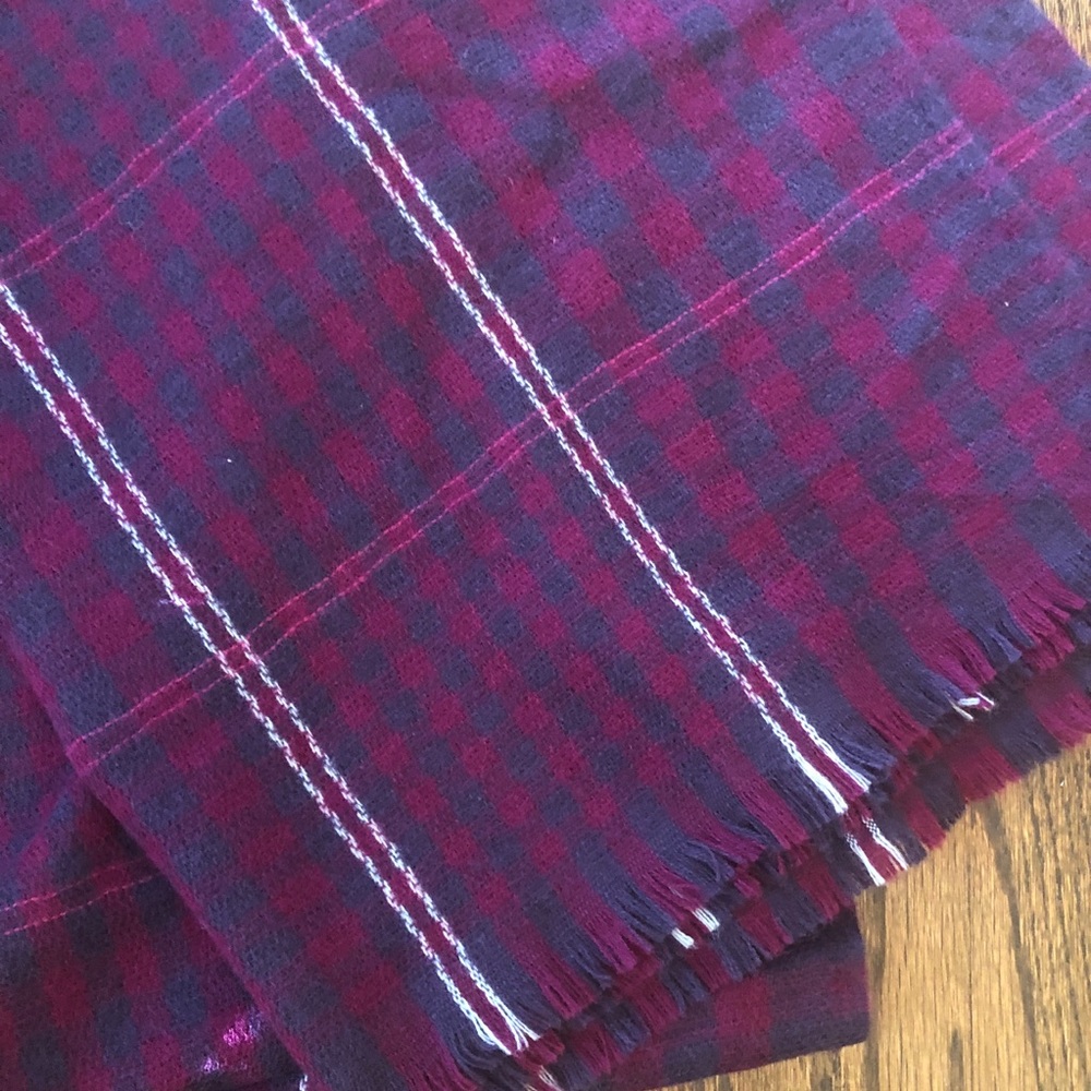 Banana Republic Purple and Burgundy Checked Plaid Large Scarf/Shawl - Picture 3 of 3